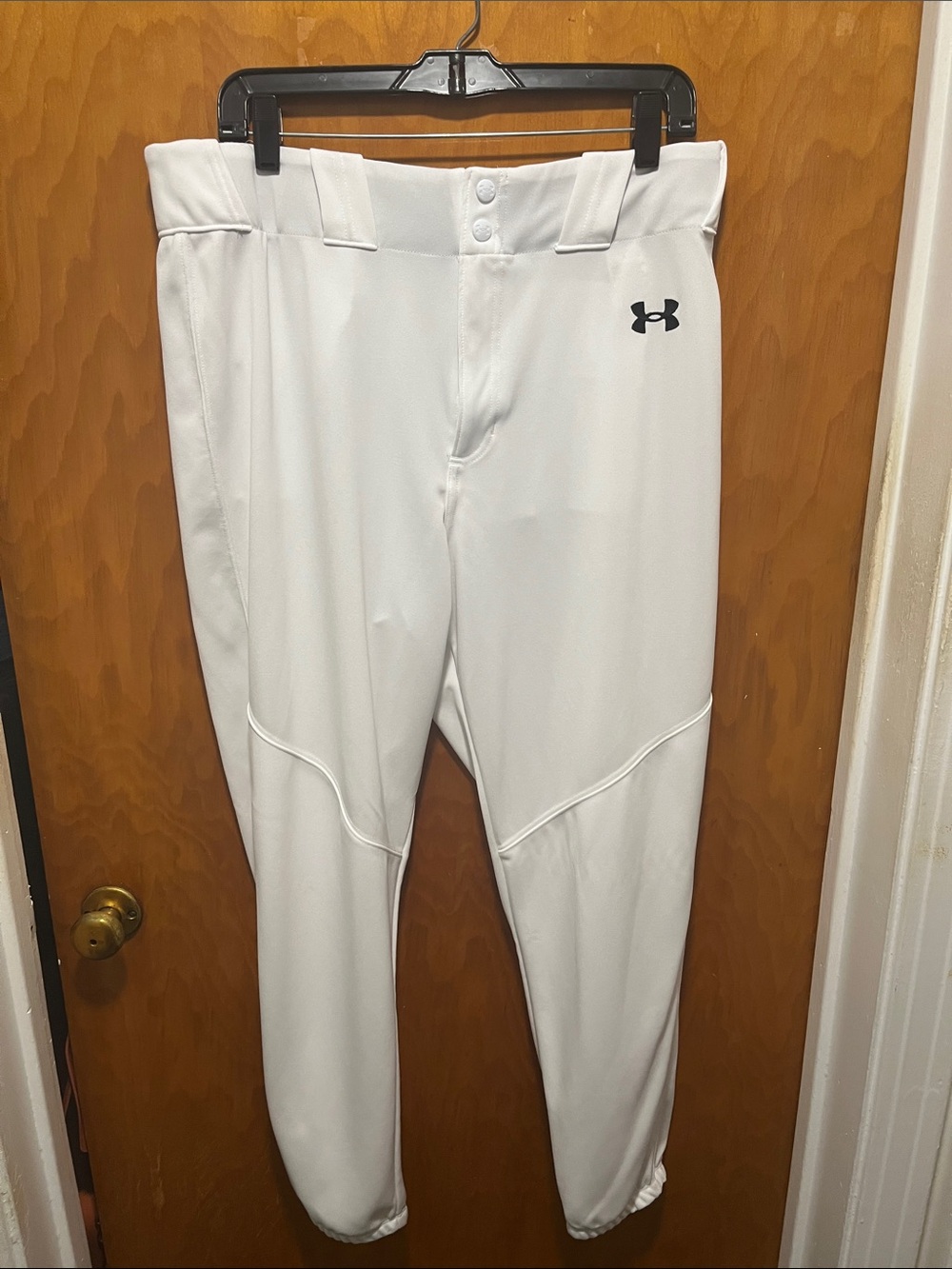 Under Armour Men’s White Baseball Pants with Black Logo